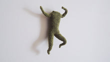 Headless human (magnet/pin)